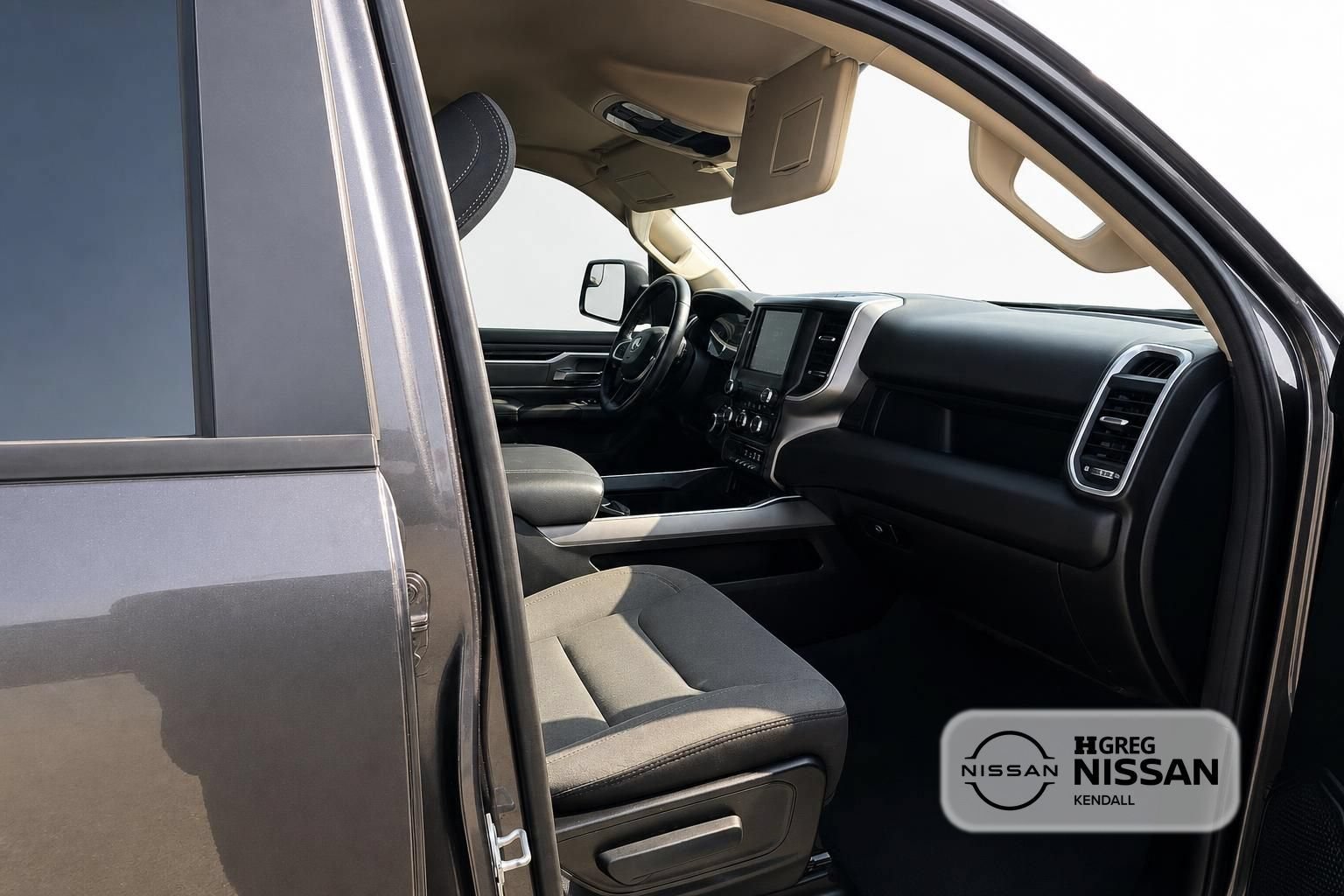 Used 2020 RAM 1500 4x4 Crew Cab image 8