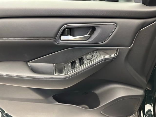 New 2026 Nissan Rogue SV AWD/4WD image 22