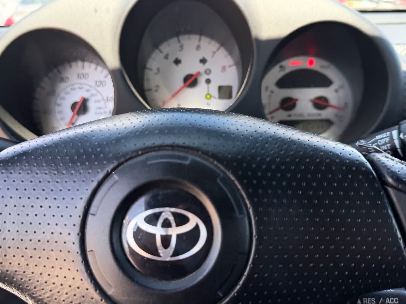 Used 2004 Toyota MR2 RWD image 38