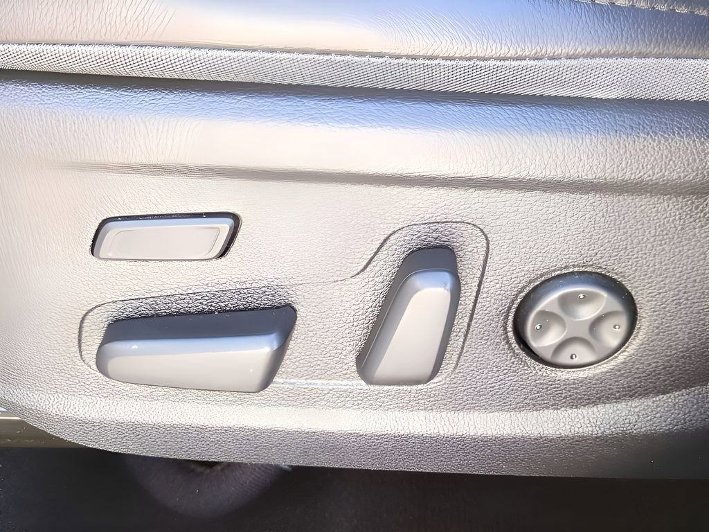 Used 2023 Hyundai Santa Fe Limited image 19