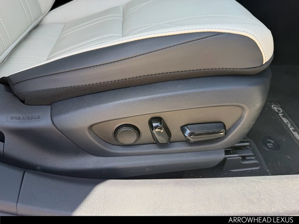 Used 2024 Lexus ES 300h Ultra Luxury w/ Accessory Package (Z1) FWD image 16