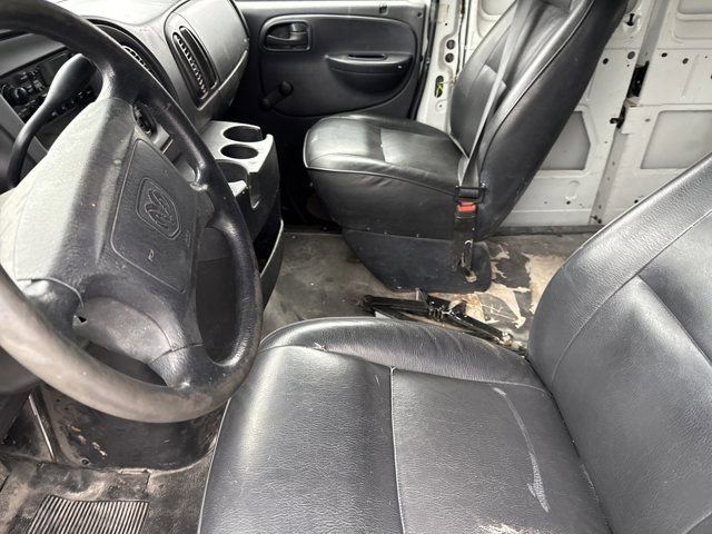 Used 2001 Dodge B1500 image 10
