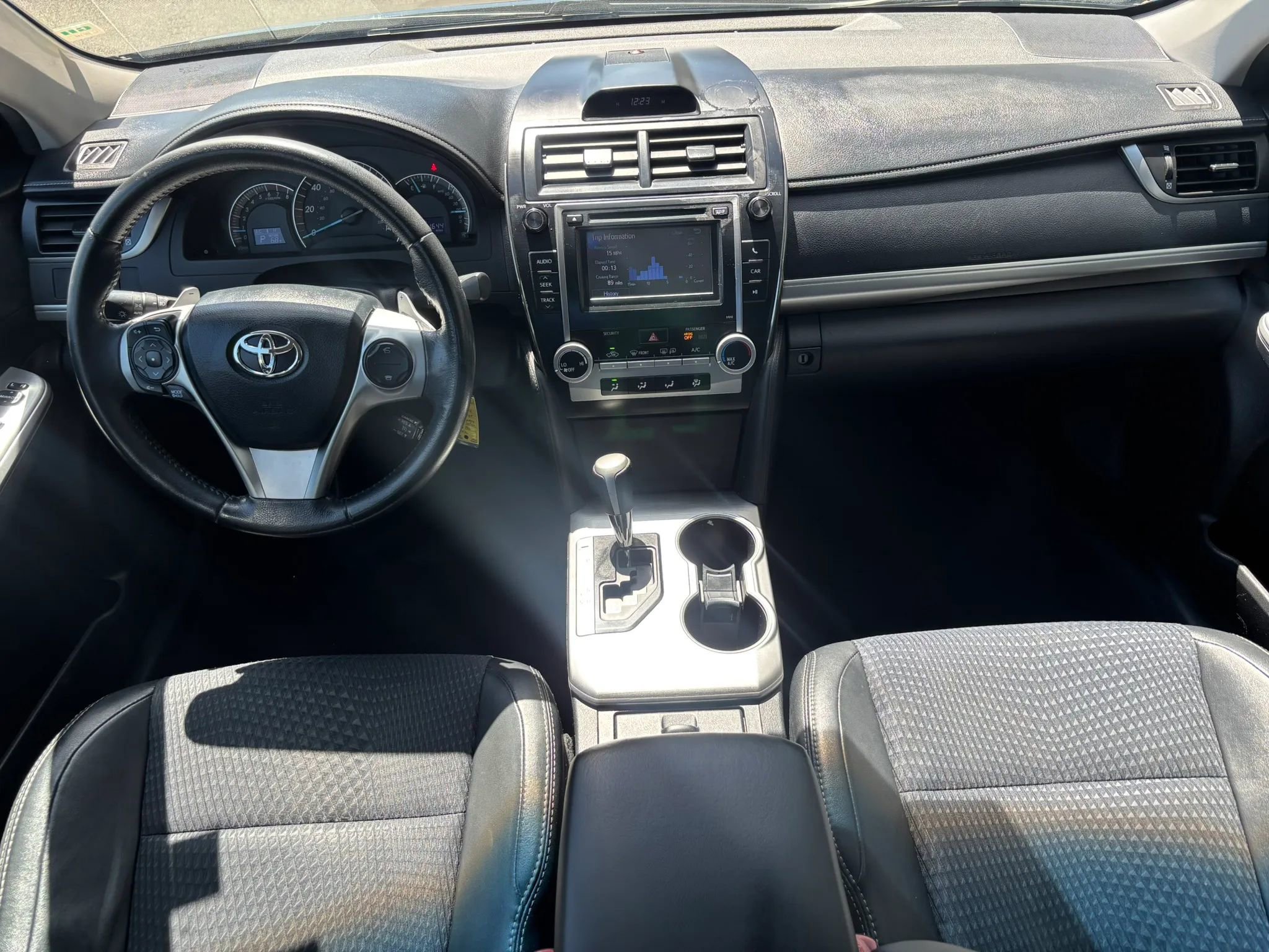 Used 2012 Toyota Camry SE FWD image 14