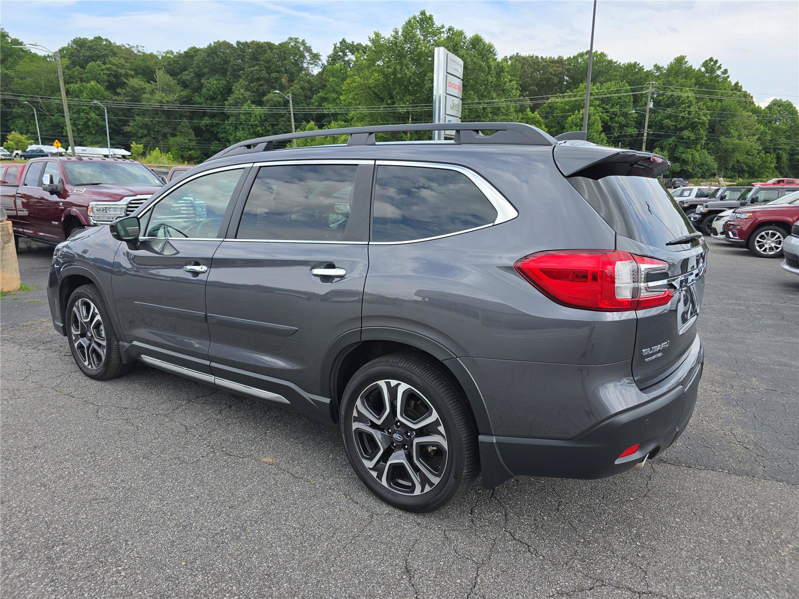Used 2024 Subaru Ascent Touring AWD/4WD image 5