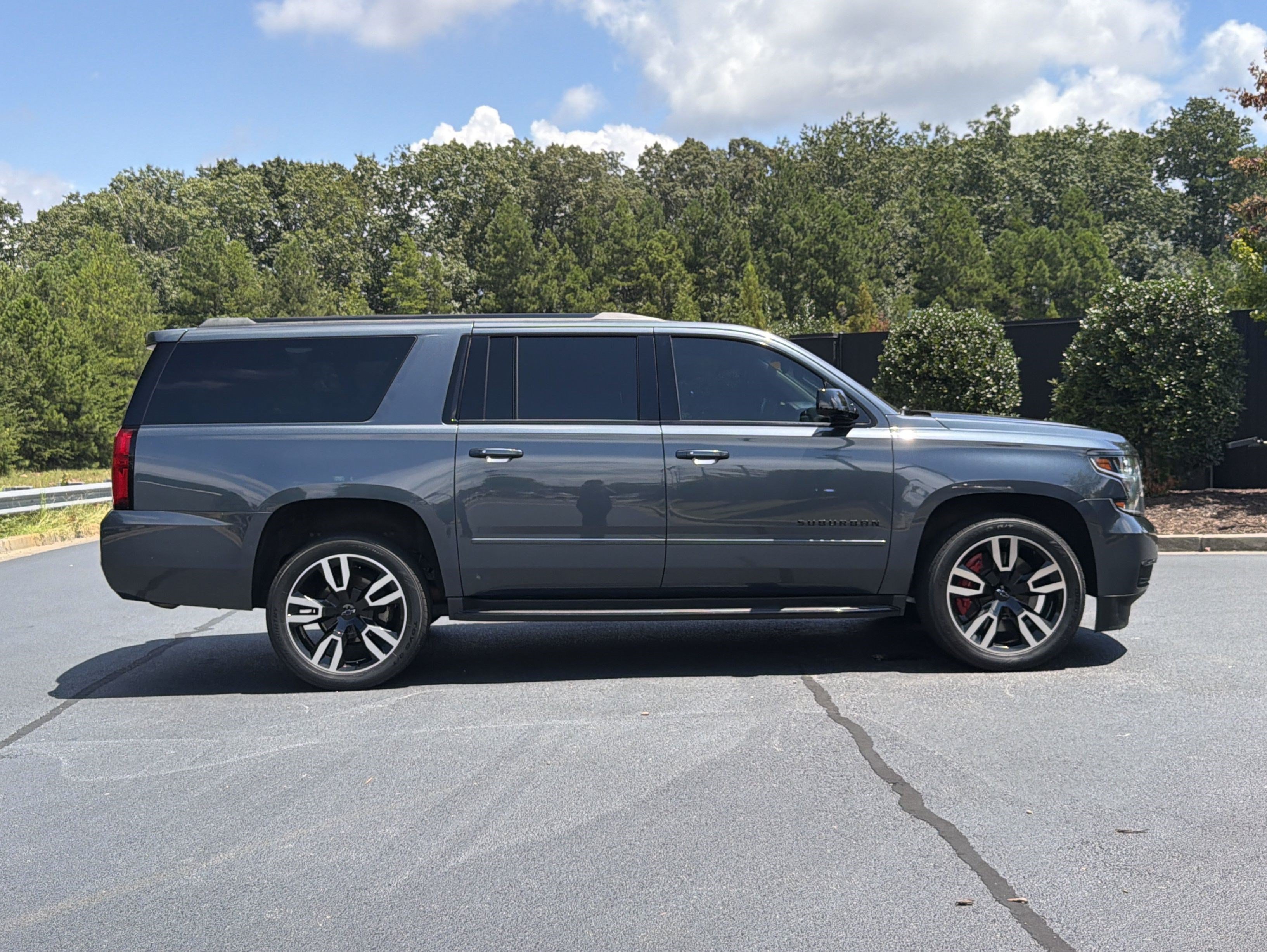 Used 2019 Chevrolet Suburban Premier AWD/4WD image 5