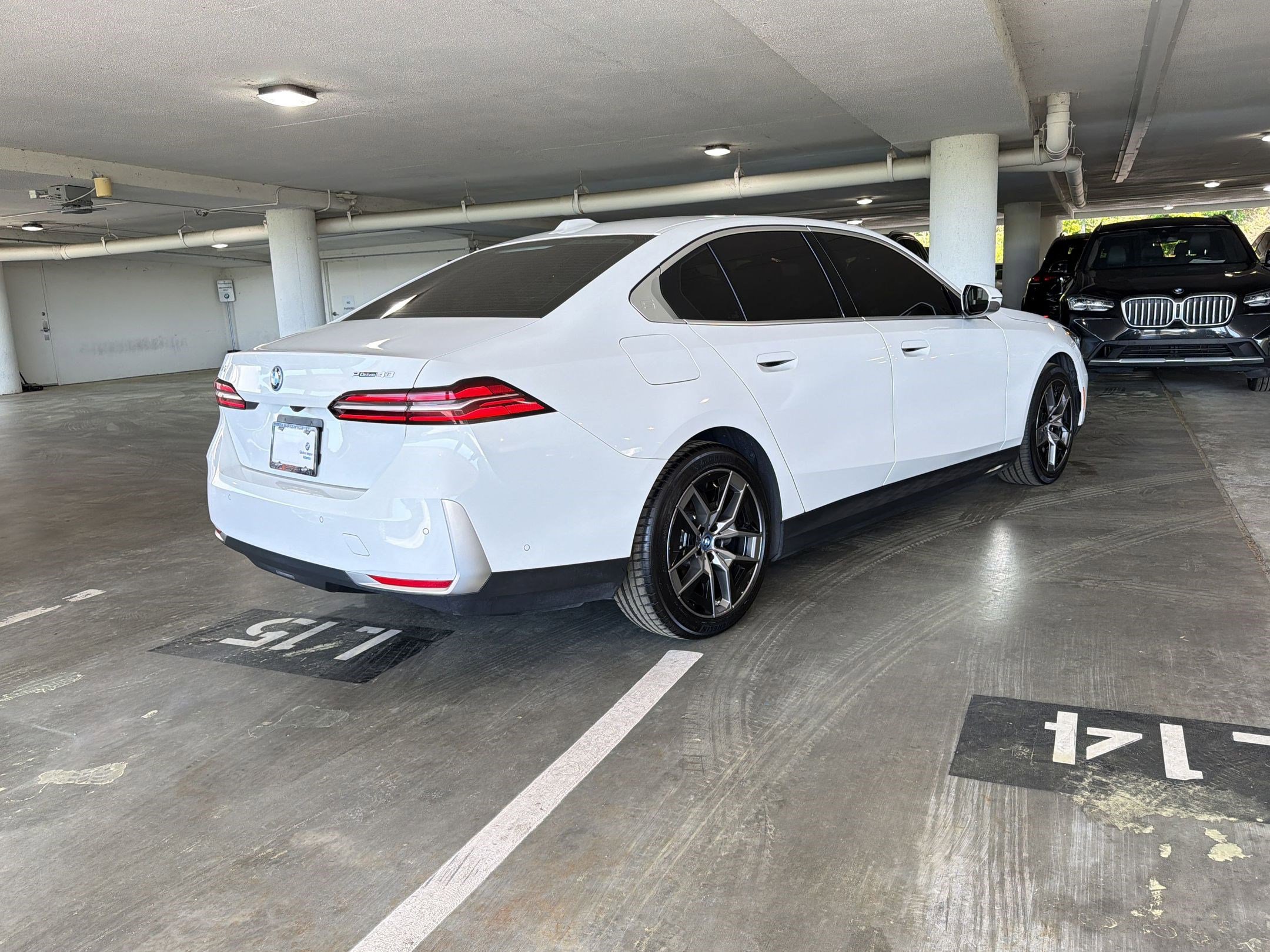 Used 2024 BMW i5 eDrive40i w/ M Sport Package image 7