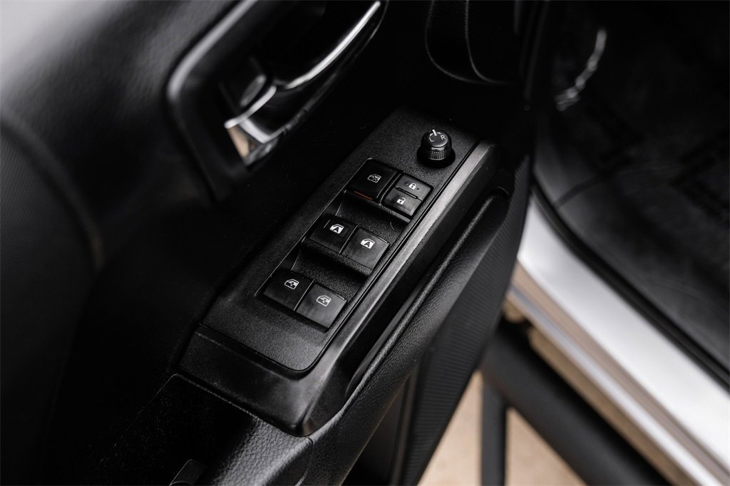 Used 2019 Toyota Tacoma TRD Off-Road image 40