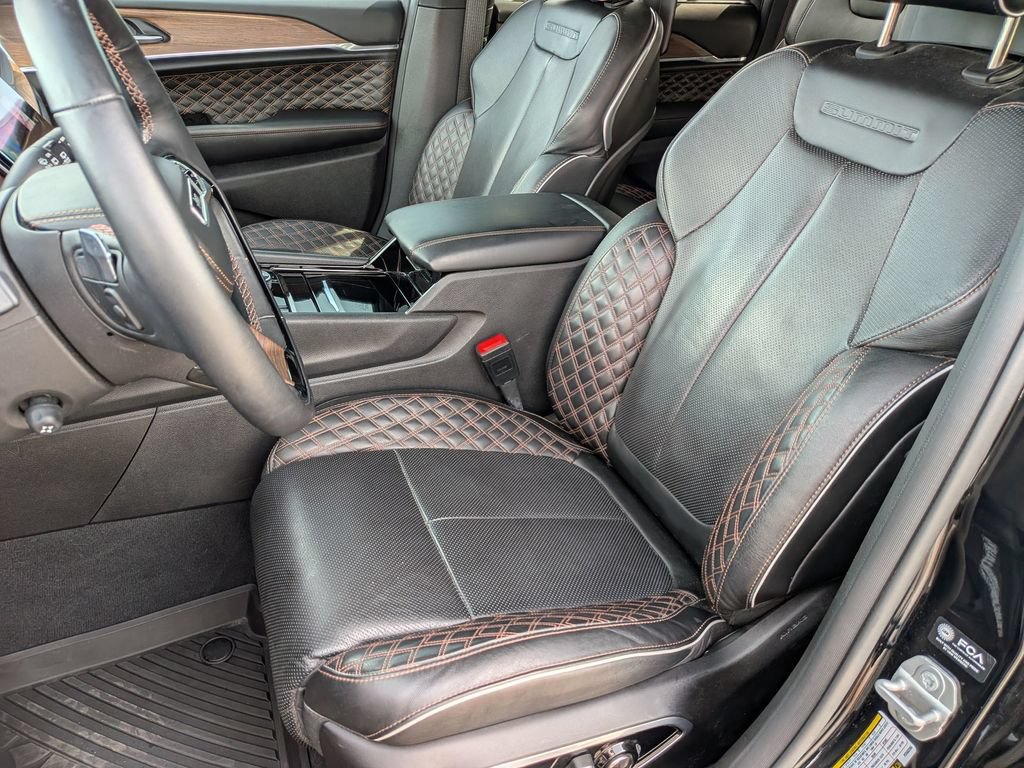 Used 2023 Jeep Grand Cherokee Summit w/ Rear Seat Video Group I AWD/4WD image 14