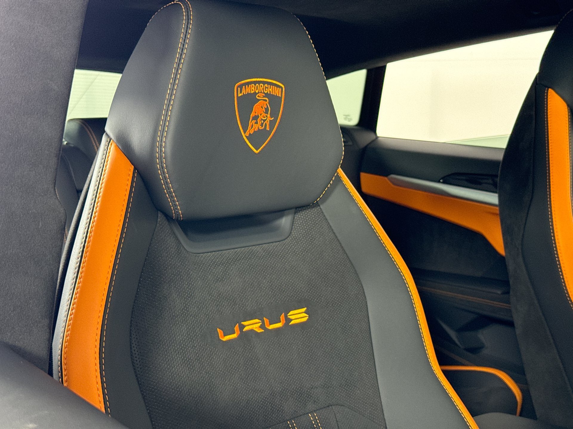 Used 2024 Lamborghini Urus S AWD/4WD image 25