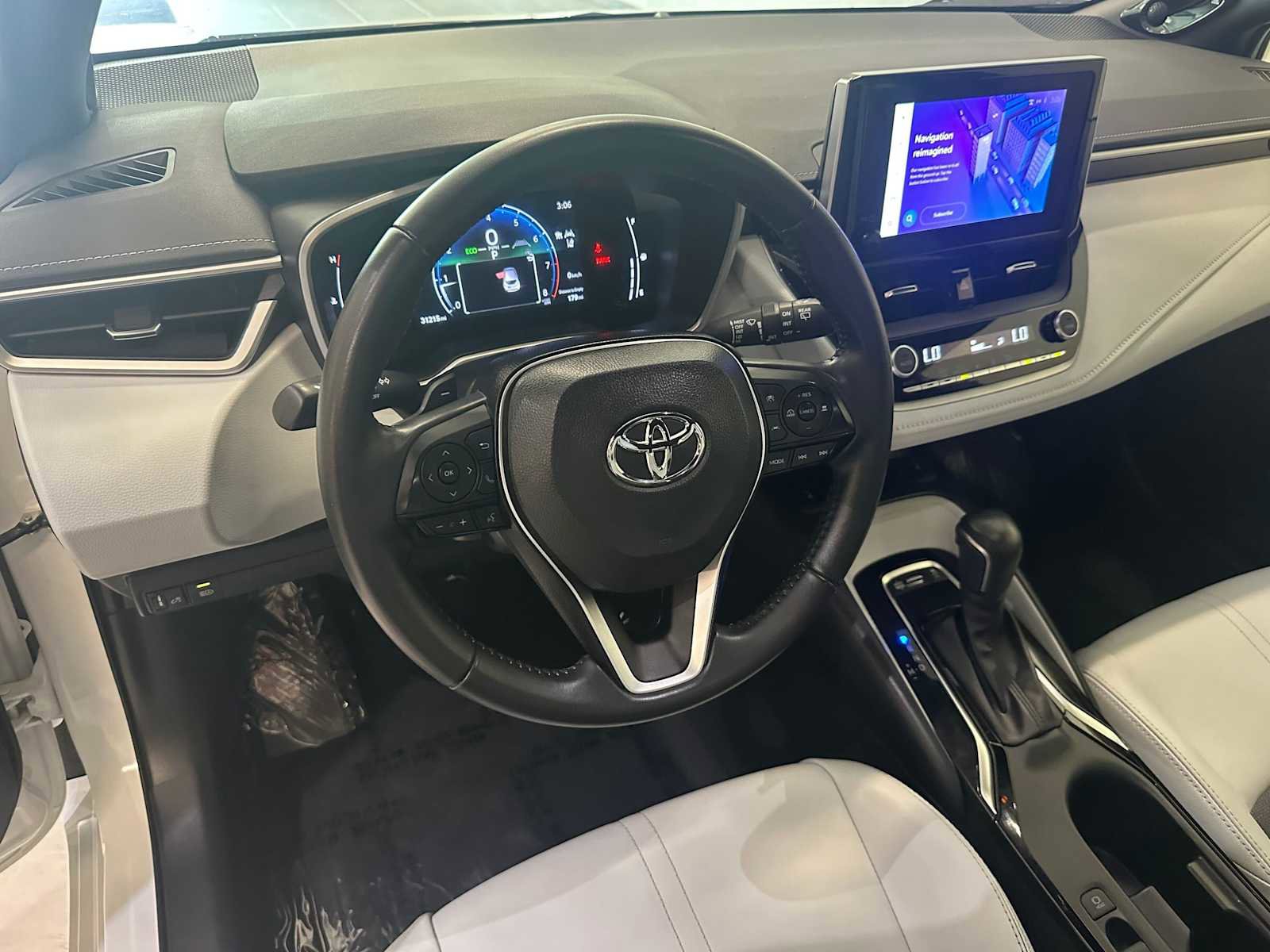 Certified 2023 Toyota Corolla XSE FWD image 3