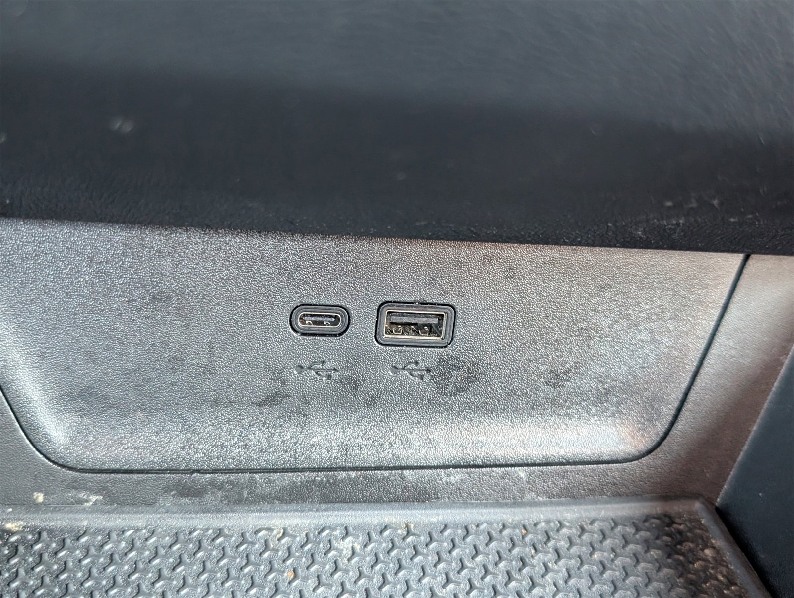 Used 2025 Chevrolet Equinox LT w/ Convenience Package II image 24