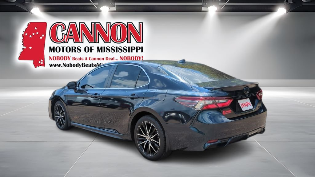 Used 2021 Toyota Camry SE FWD image 7