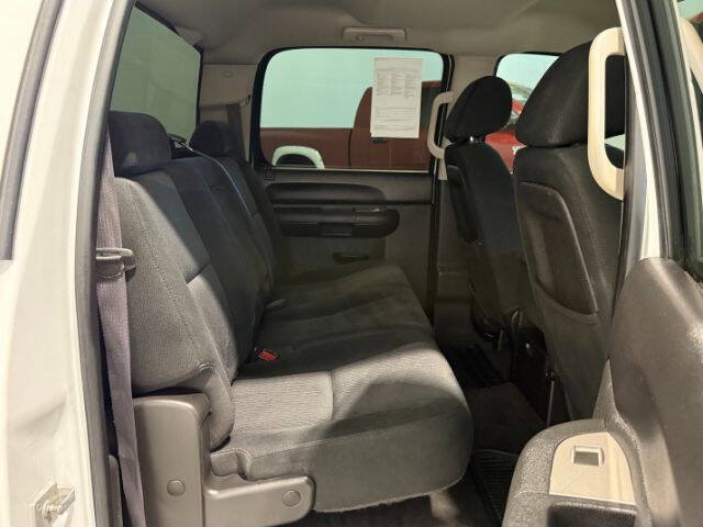 Used 2010 Chevrolet Silverado 2500 LT AWD/4WD image 18