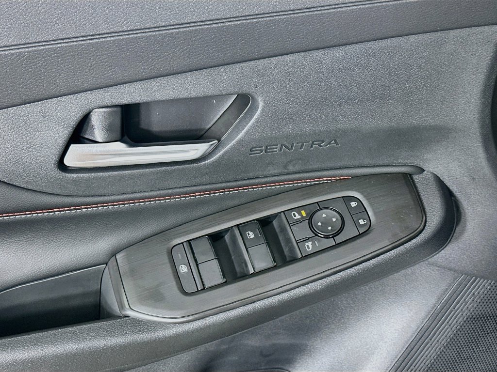 New 2027 Nissan Sentra SR w/ Floor Mat Package FWD image 23