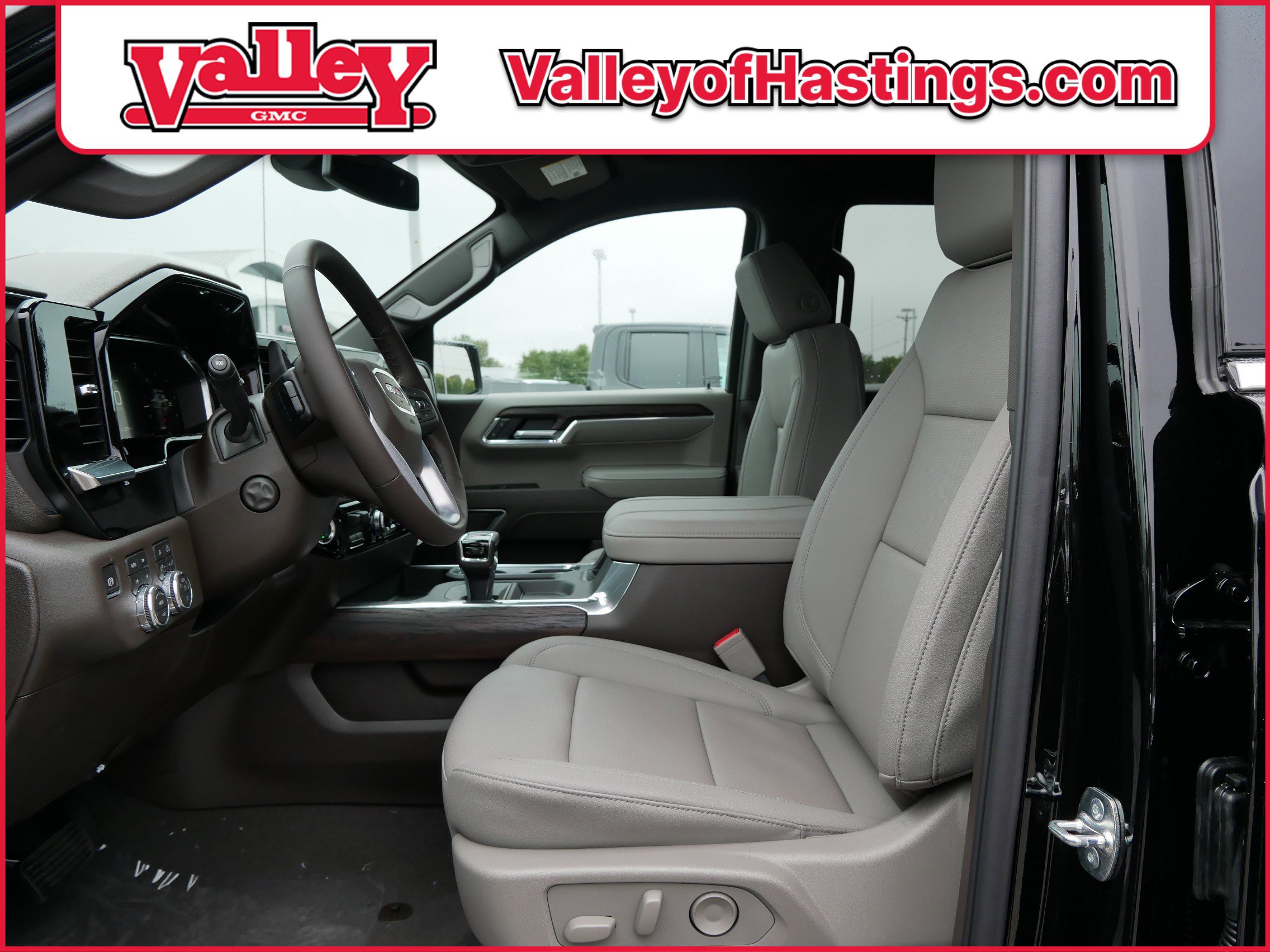 New 2026 GMC Sierra 1500 SLT w/ SLT Premium Plus Package image 7