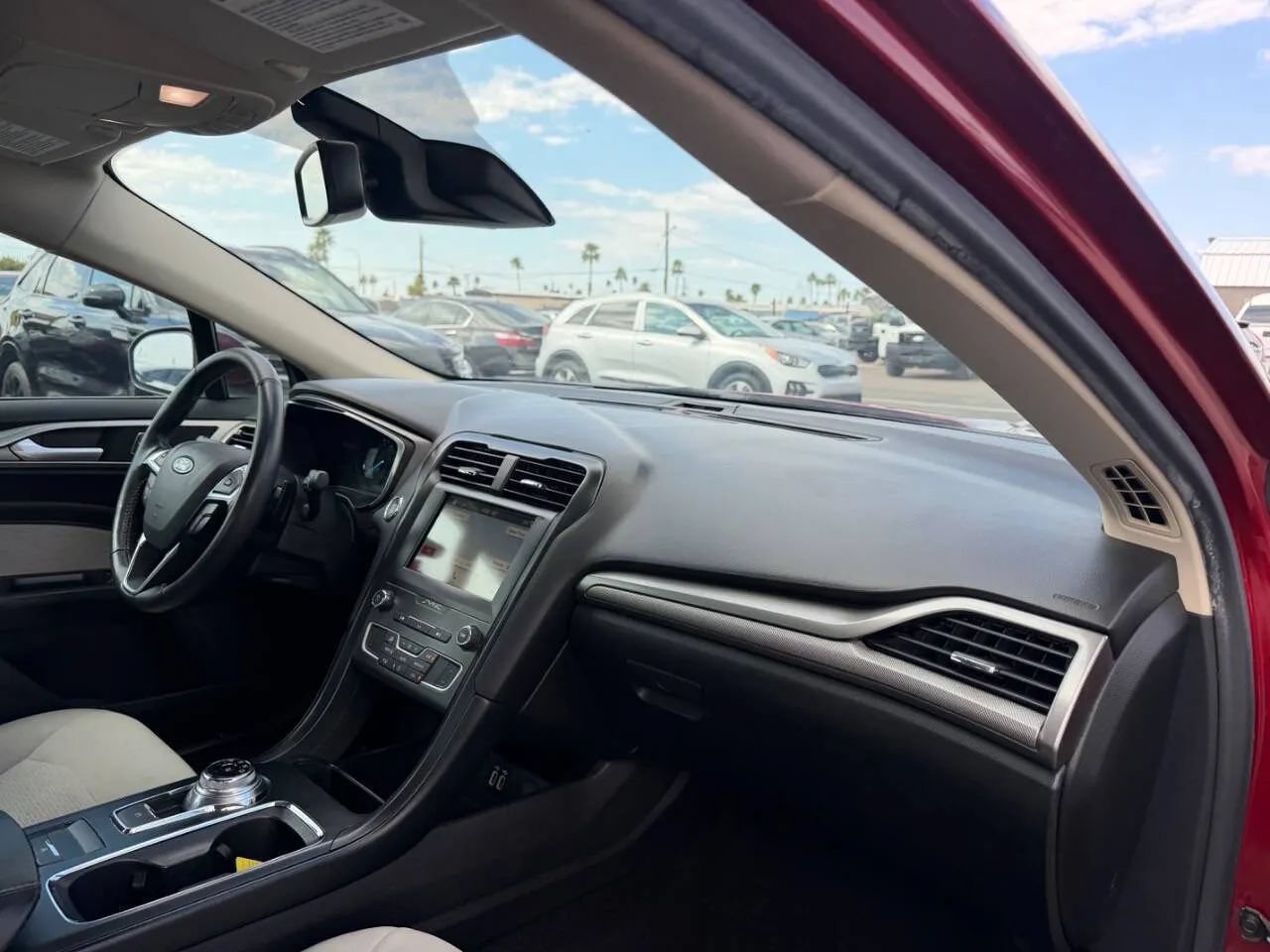 Used 2019 Ford Fusion SE w/ Equipment Group 151A FWD image 25