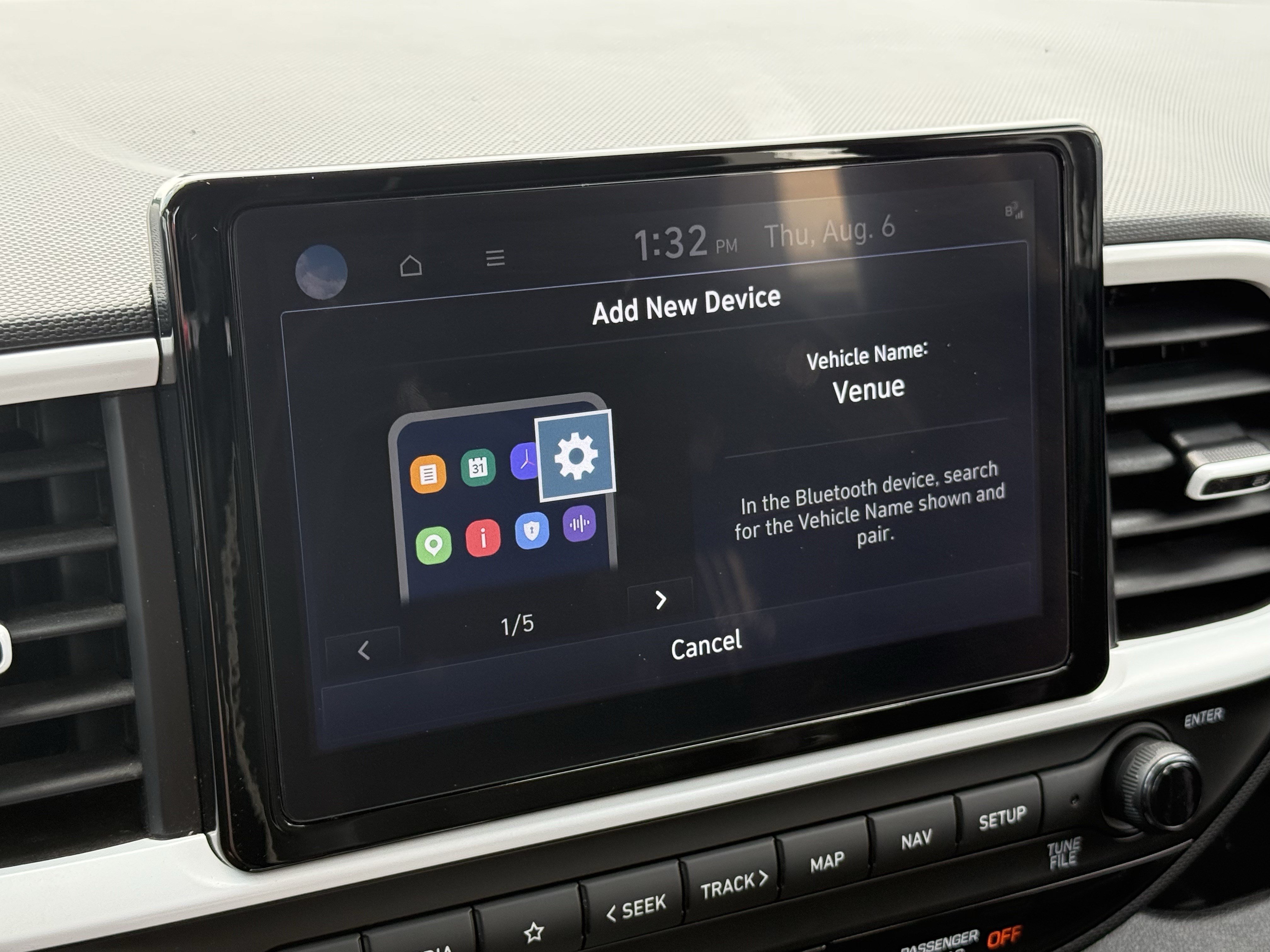 Used 2024 Hyundai Venue Limited FWD image 42