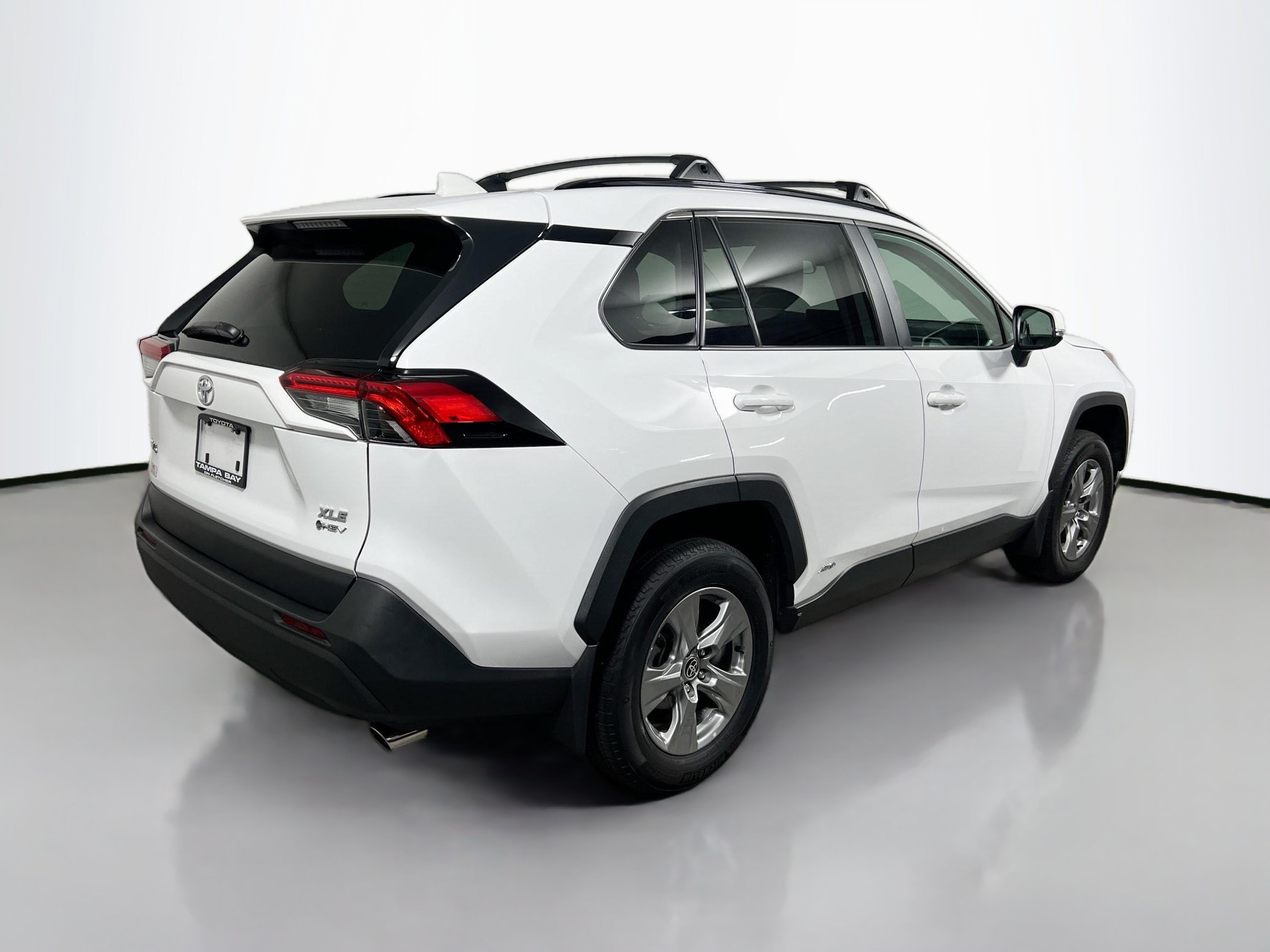 Used 2025 Toyota RAV4 XLE AWD/4WD image 4