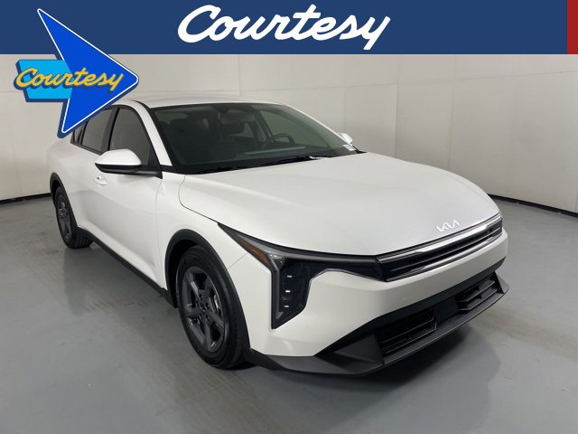 New 2025 Kia K4 LXS