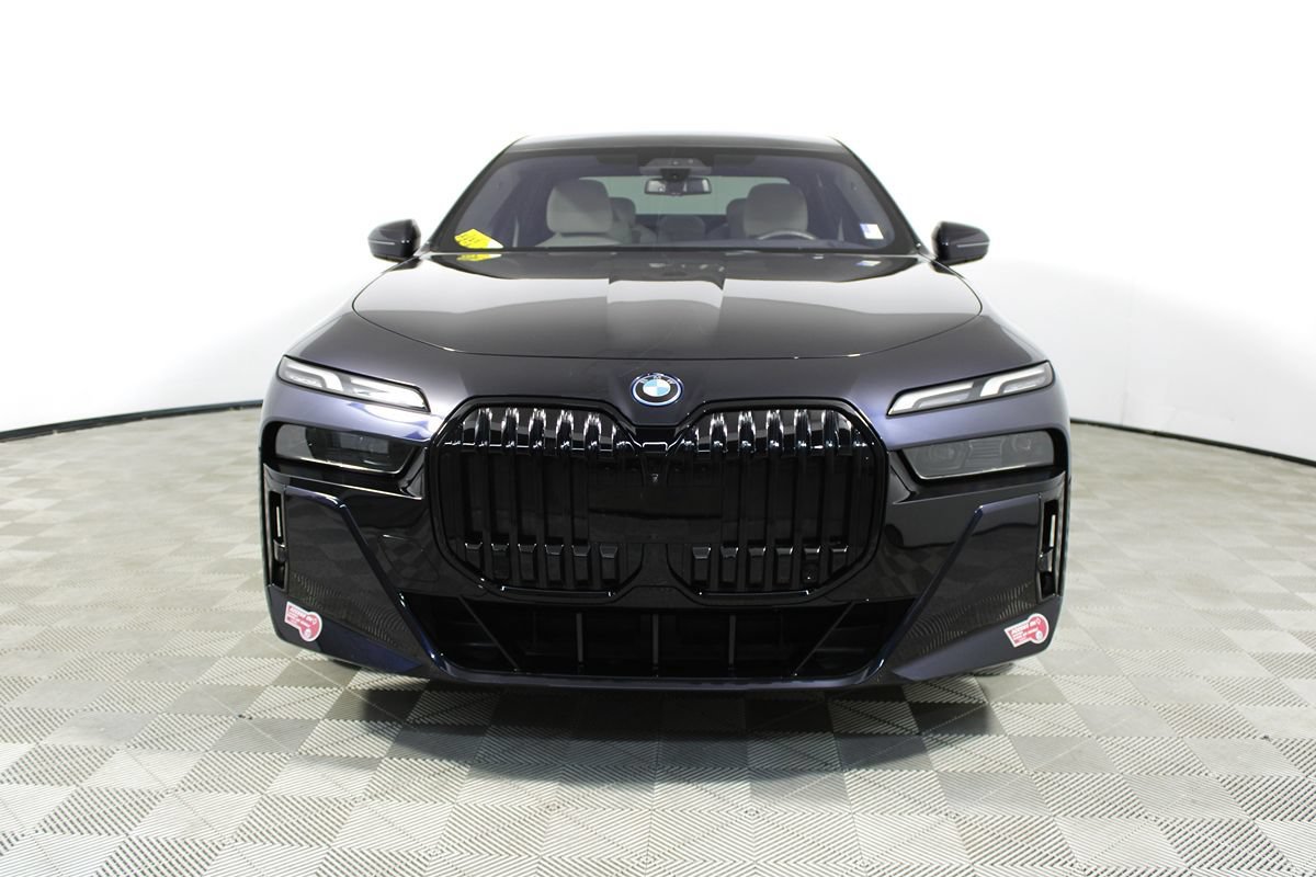 Used 2023 BMW i7 xDrive60 AWD/4WD image 48