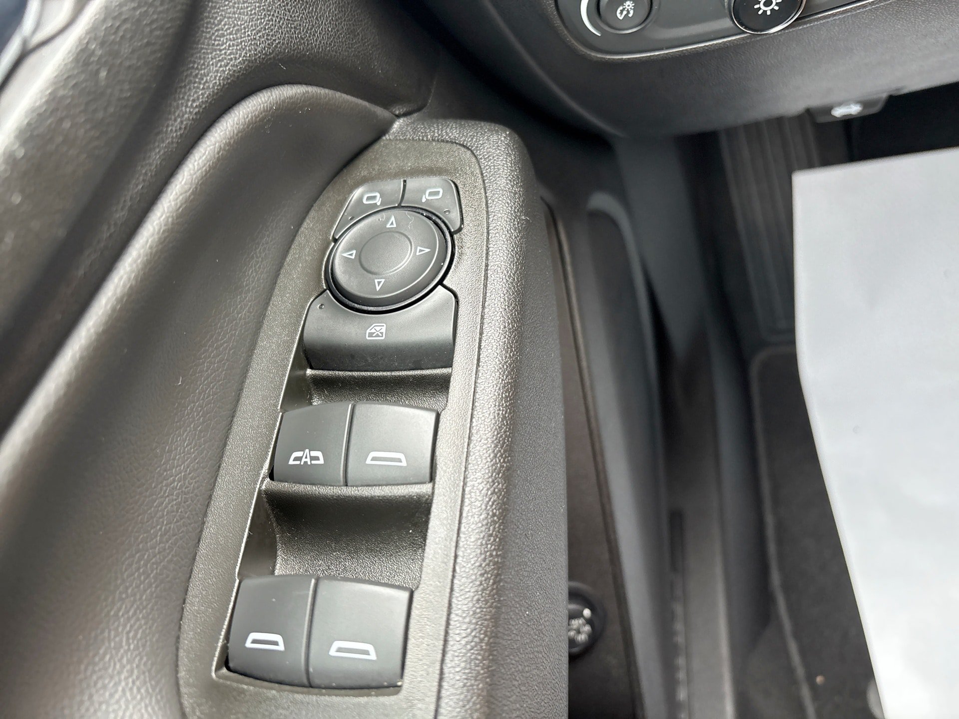 Used 2022 Chevrolet Equinox LT AWD/4WD image 18
