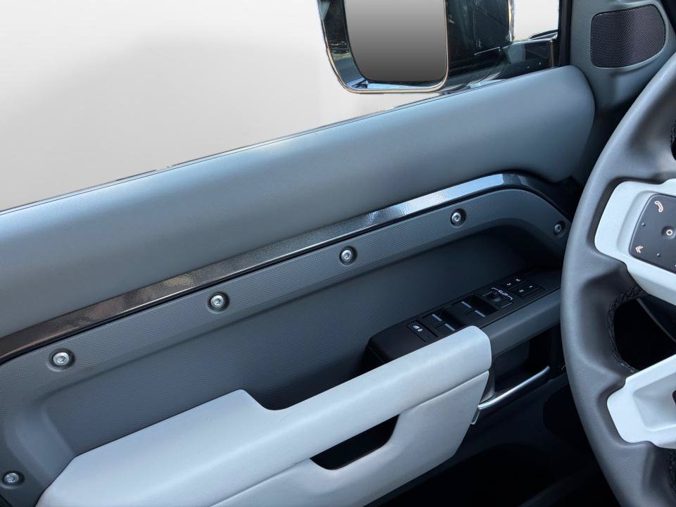 New 2026 Land Rover Defender 110 S AWD/4WD image 32