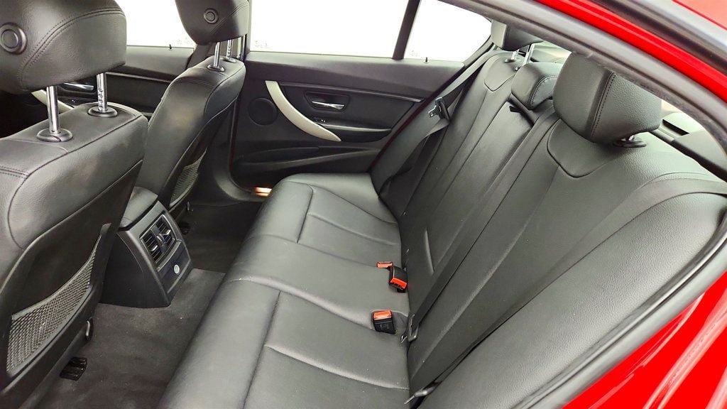 Used 2016 BMW 320i xDrive Sedan AWD/4WD image 18