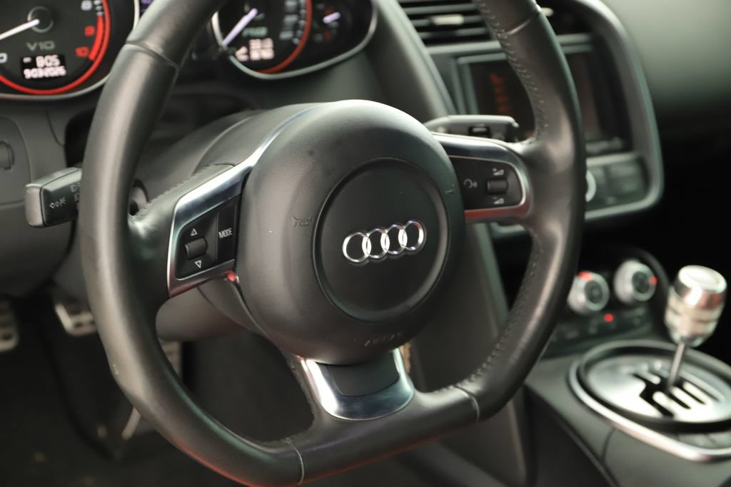 Used 2011 Audi R8 V10 AWD/4WD image 16
