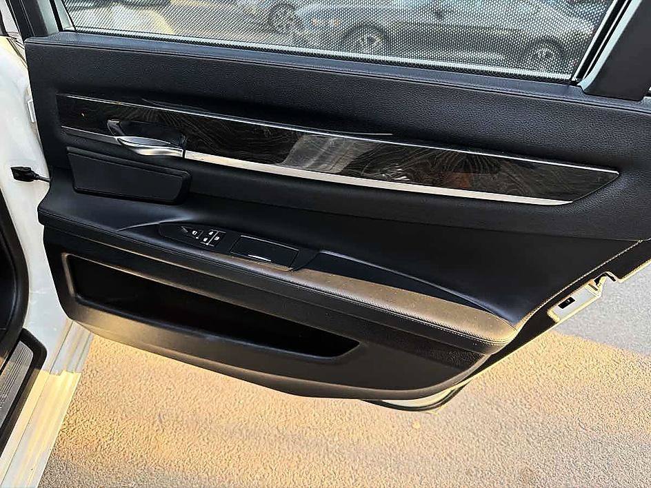 Used 2012 BMW 750Li RWD image 18