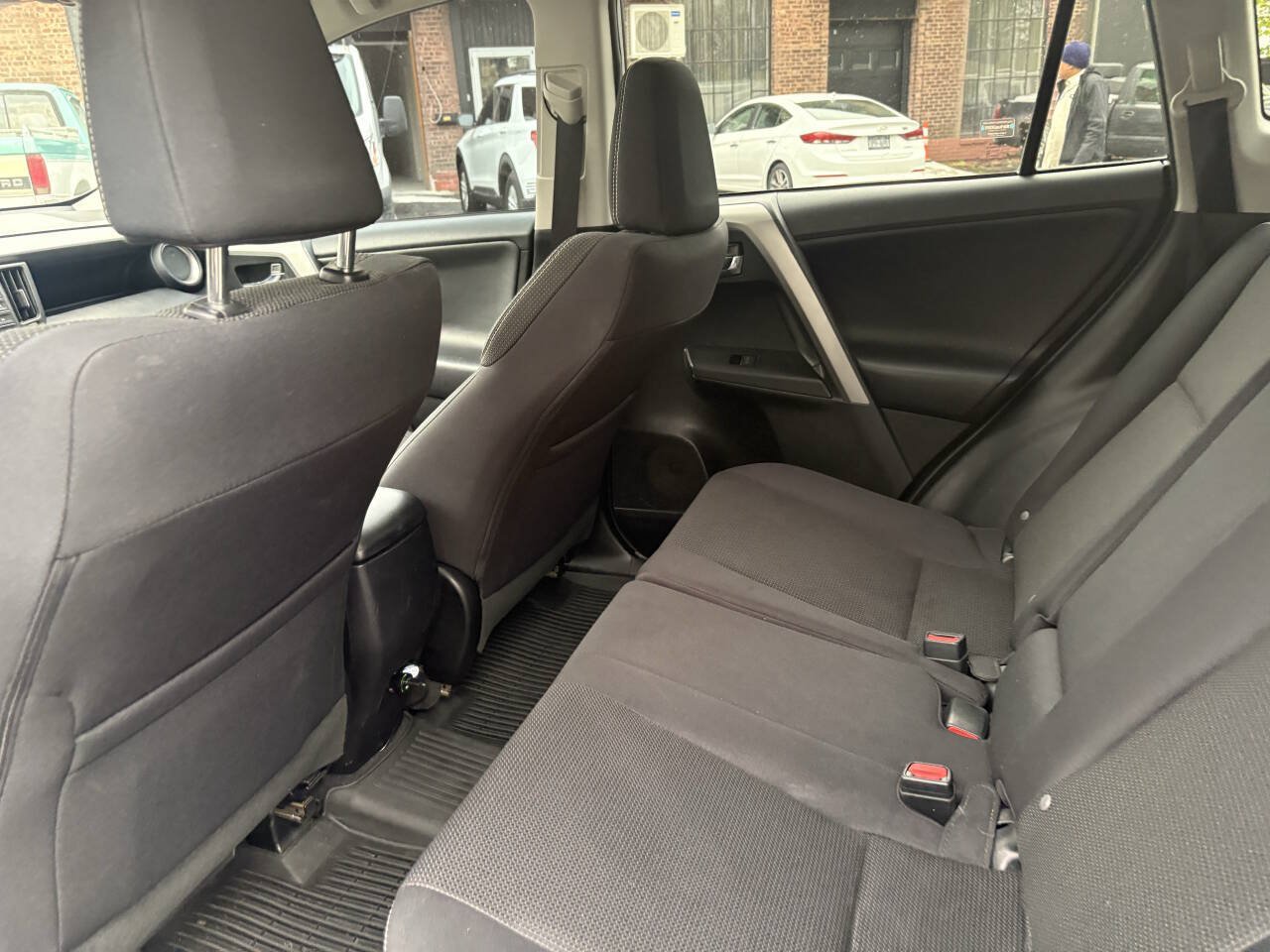 Used 2016 Toyota RAV4 XLE AWD/4WD image 18