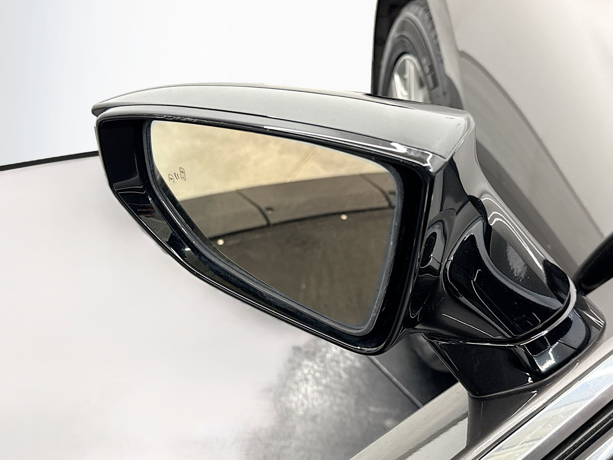 Used 2018 Lexus LS 500 w/ Interior Upgrade Package RWD image 16