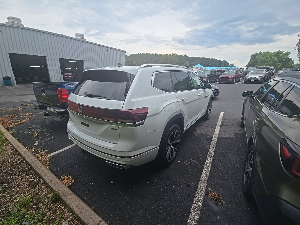 Used 2025 Volkswagen Atlas SEL Premium R-Line AWD/4WD image 3