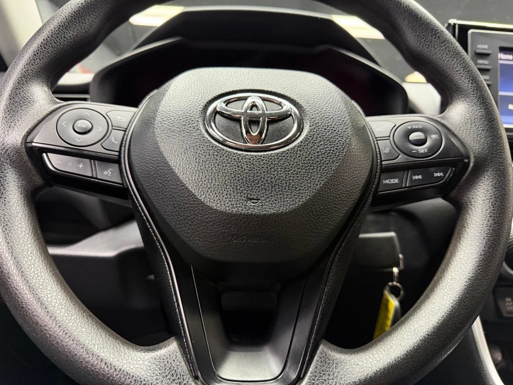 Used 2020 Toyota RAV4 LE FWD image 22