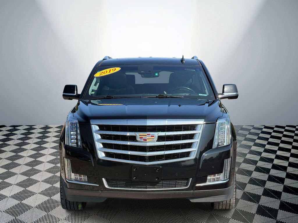 Used 2019 Cadillac Escalade Luxury AWD/4WD image 2