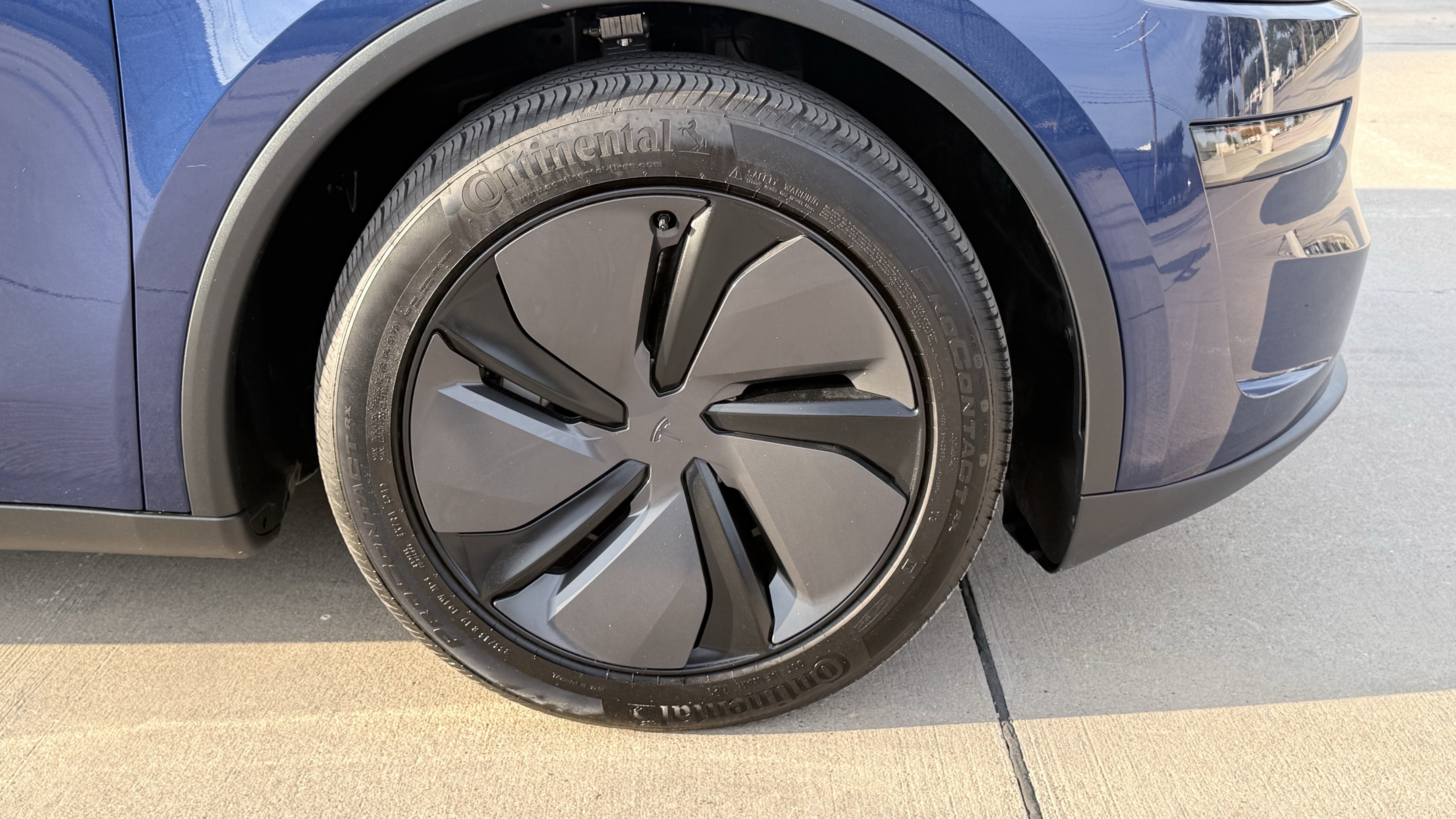 Used 2026 Tesla Model Y AWD image 12