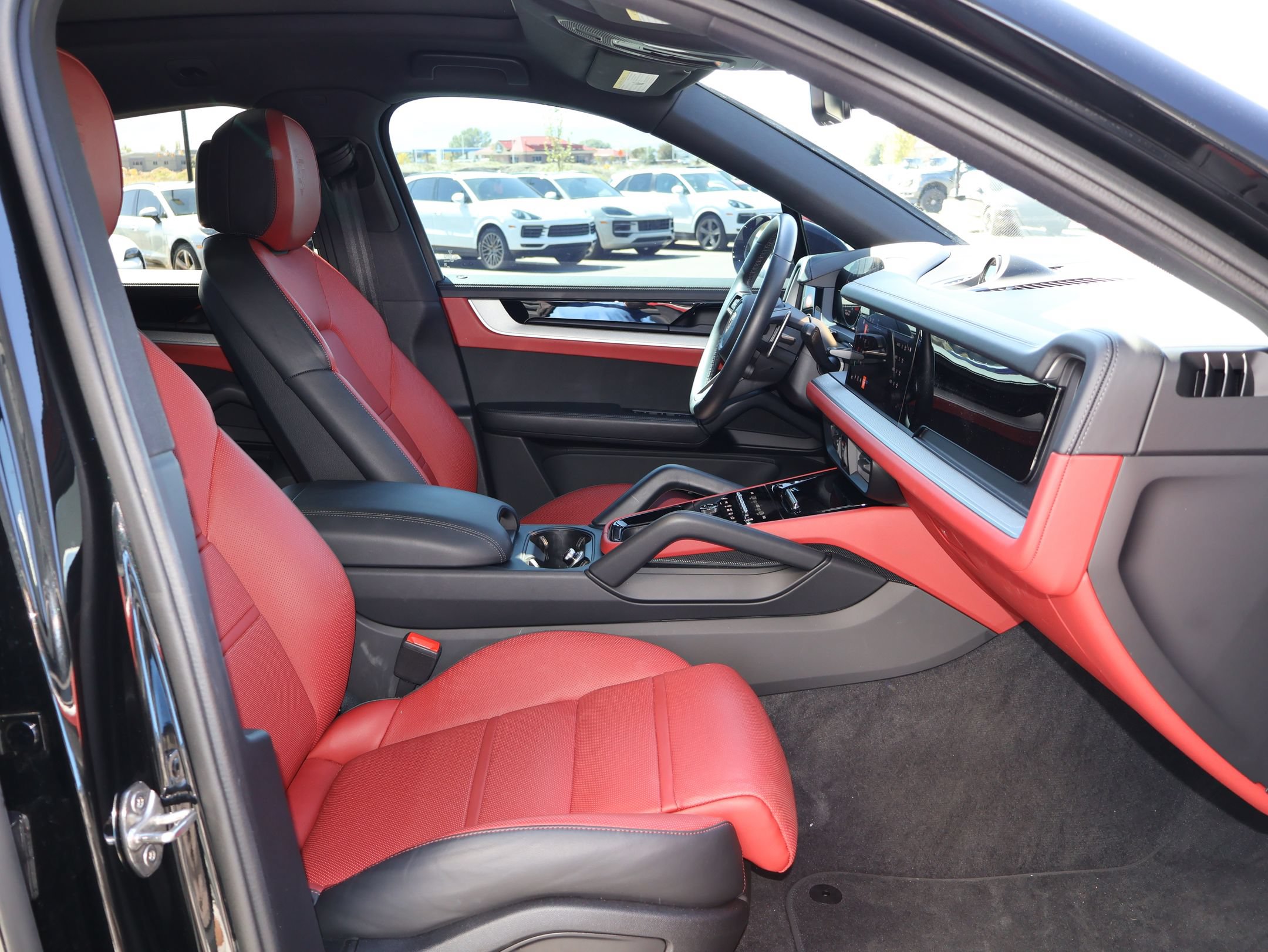 Certified 2026 Porsche Cayenne Coupe AWD/4WD image 32