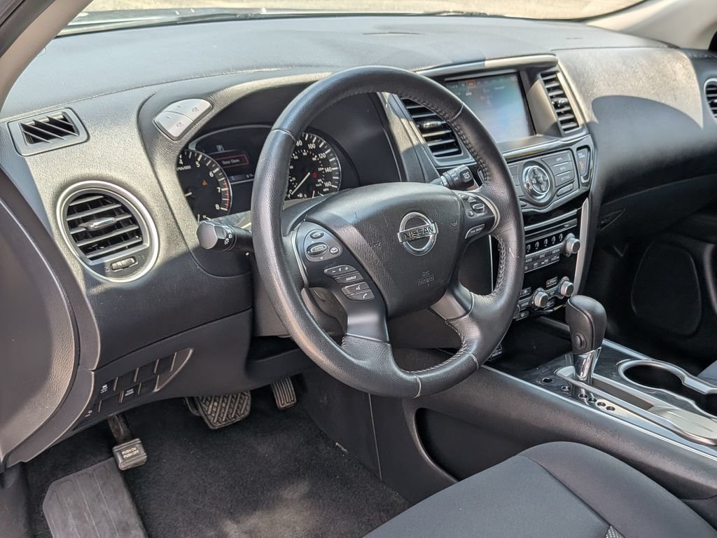 Used 2019 Nissan Pathfinder SV FWD image 35