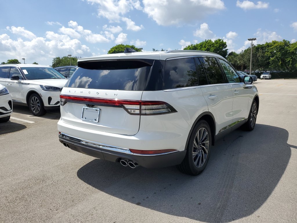 New 2026 Lincoln Aviator 2WD image 4