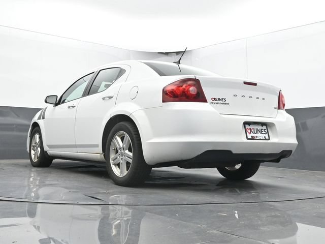 Used 2013 Dodge Avenger SXT FWD image 28