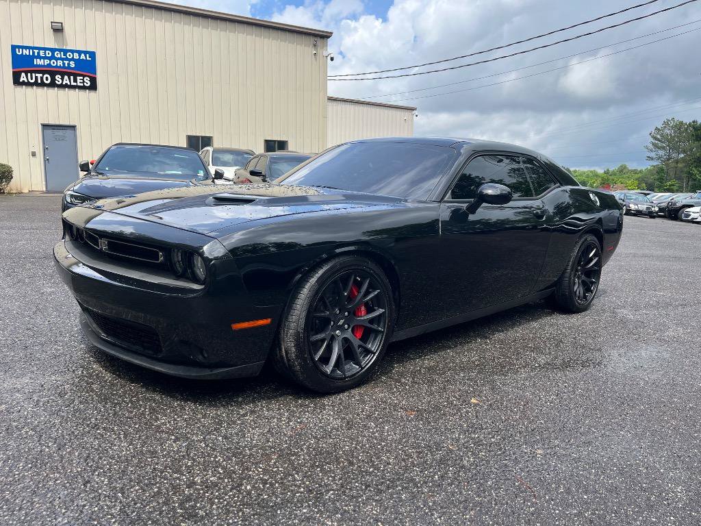Used 2018 Dodge Challenger R/T Scat Pack w/ Dynamics Package RWD image 2