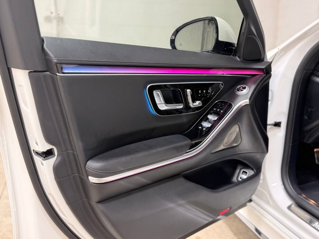 Used 2022 Mercedes-Benz S 500 4MATIC w/ AMG Line Package image 35