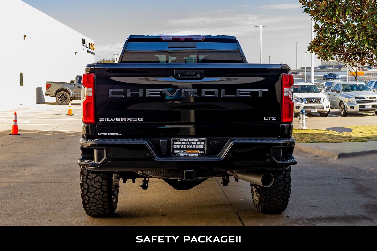 Used 2022 Chevrolet Silverado 2500 LTZ w/ Carhartt Edition AWD/4WD image 8