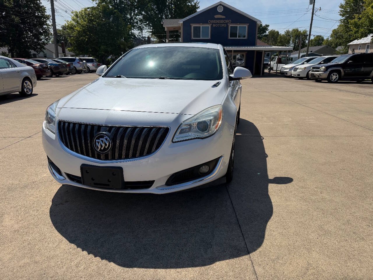 Used 2016 Buick Regal AWD image 1