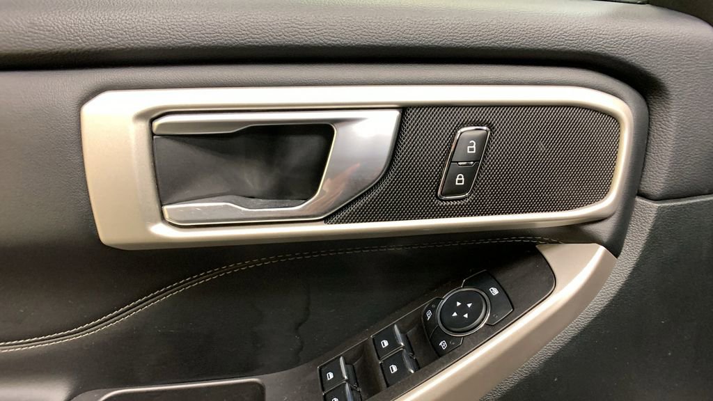 Used 2023 Ford Explorer XLT w/ Equipment Group 202A image 29