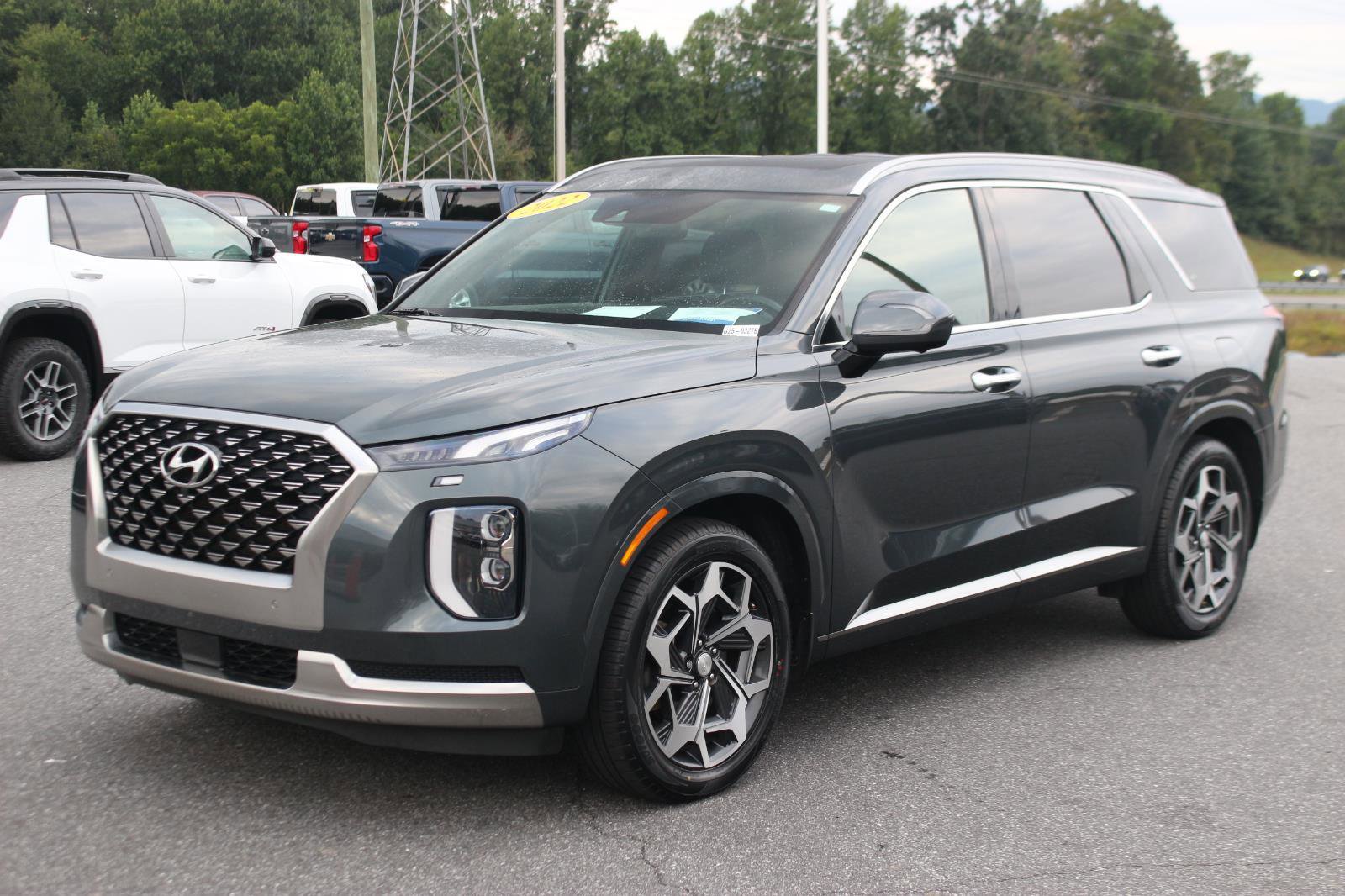 Used 2022 Hyundai Palisade Calligraphy w/ Winter Package image 3