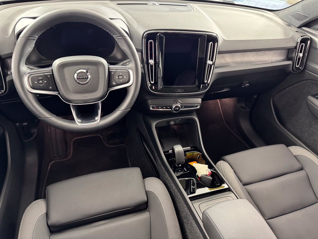 Certified 2023 Volvo C40 Recharge Core w/ Protection Package Premier AWD/4WD image 15