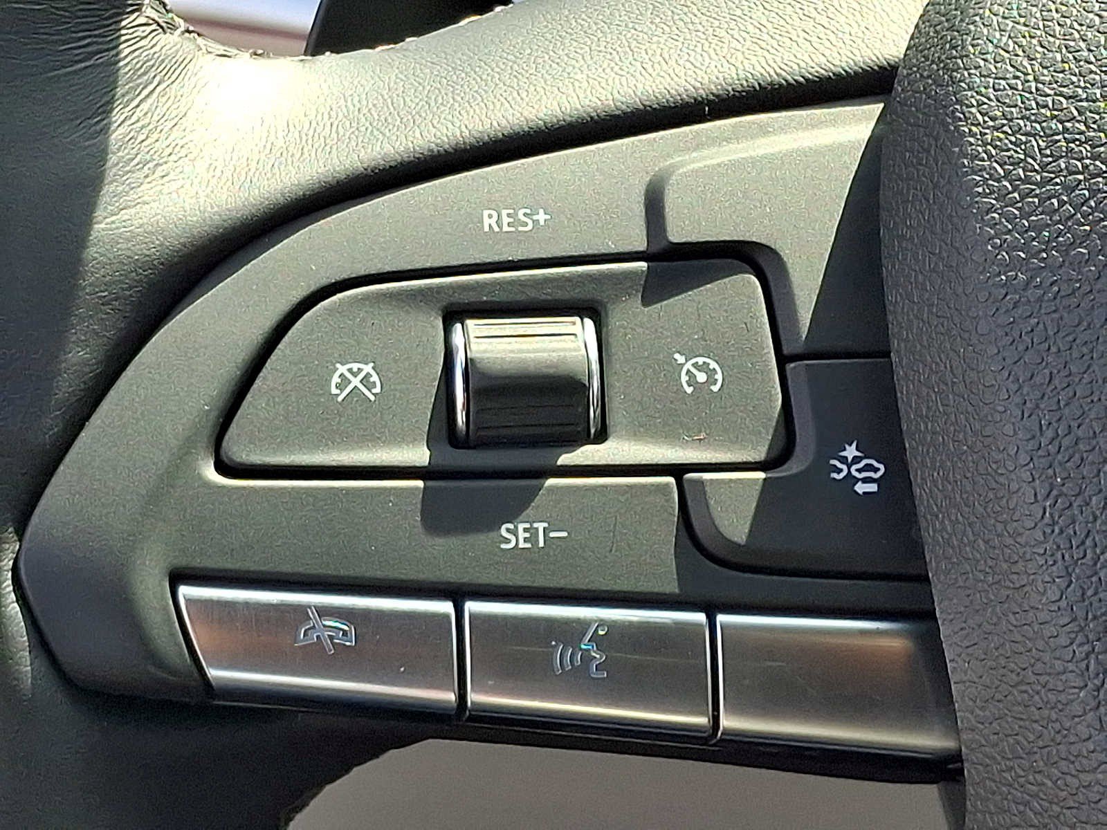 Certified 2023 Cadillac XT4 Luxury AWD/4WD image 26