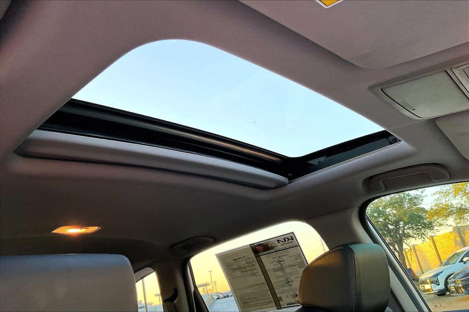 Used 2020 Honda CR-V Touring image 29