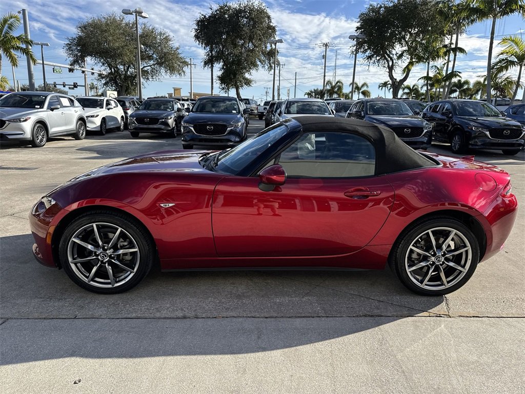 Used 2022 MAZDA MX-5 Miata Grand Touring w/ Weather Package image 12