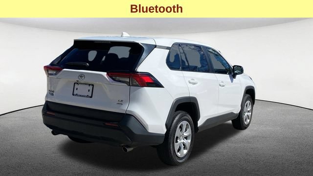Used 2024 Toyota RAV4 LE AWD/4WD image 9